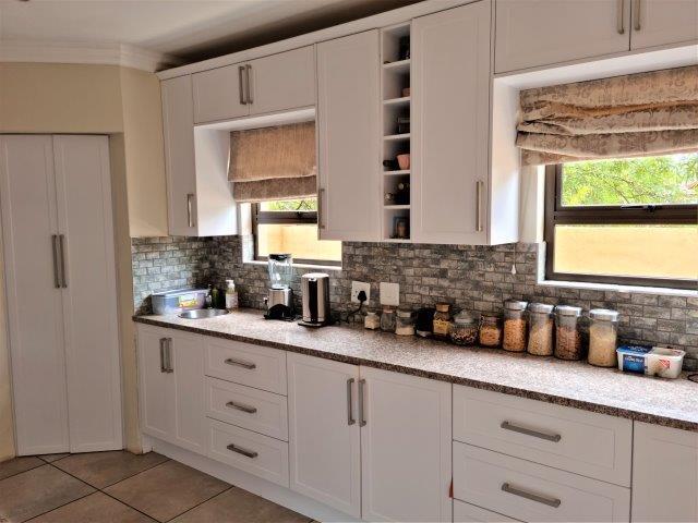 To Let 4 Bedroom Property for Rent in Melodie North West